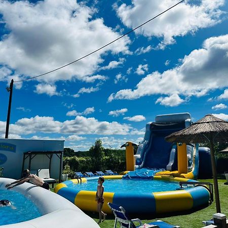 ז'יניאק Camping Paradis Family Les Rives De L'Herault מראה חיצוני תמונה