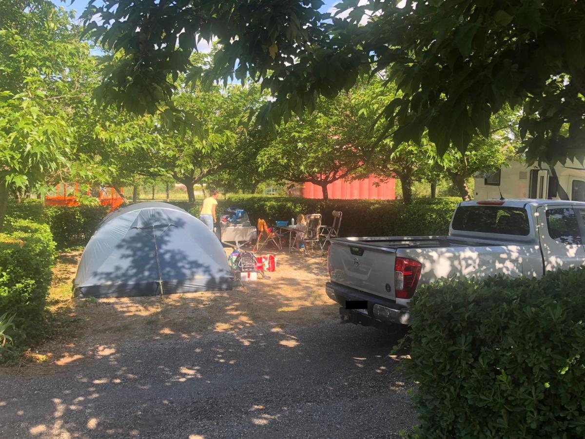 ז'יניאק Camping Paradis Family Les Rives De L'Herault מראה חיצוני תמונה