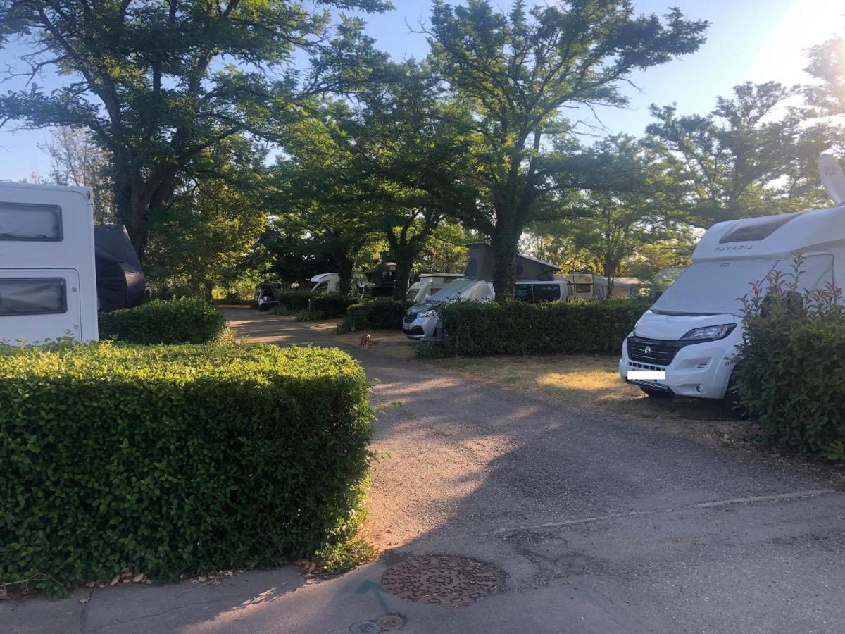 ז'יניאק Camping Paradis Family Les Rives De L'Herault מראה חיצוני תמונה