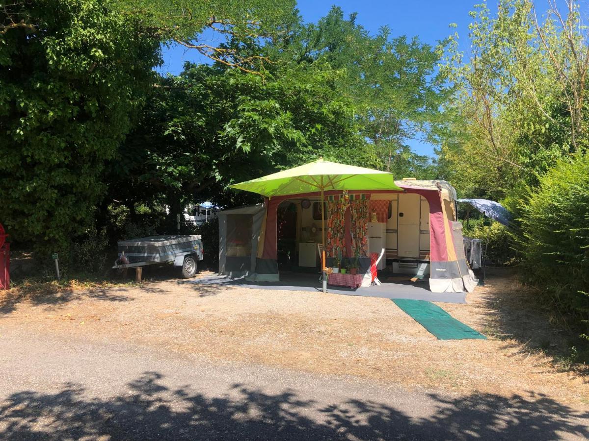 ז'יניאק Camping Paradis Family Les Rives De L'Herault מראה חיצוני תמונה