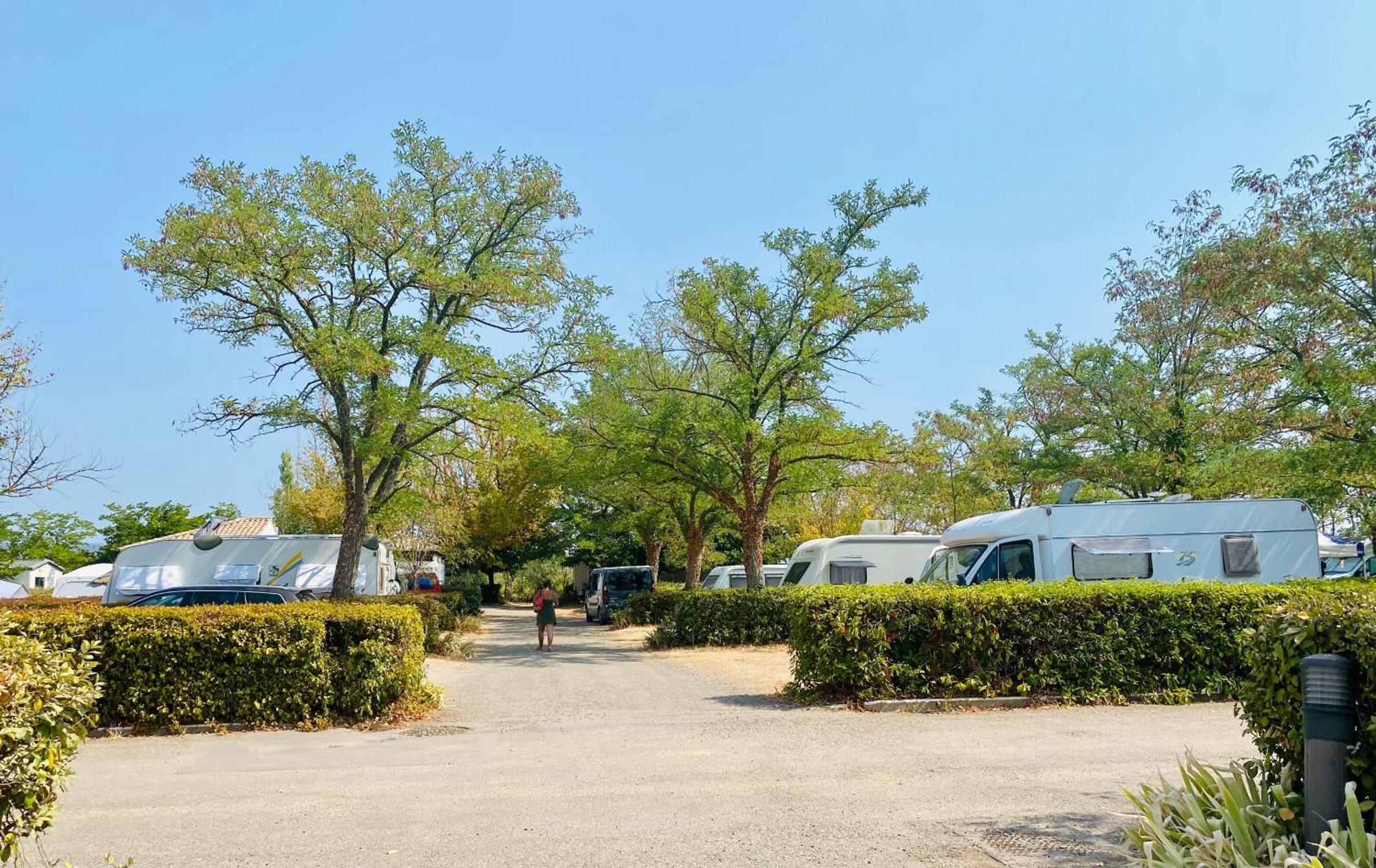 ז'יניאק Camping Paradis Family Les Rives De L'Herault מראה חיצוני תמונה