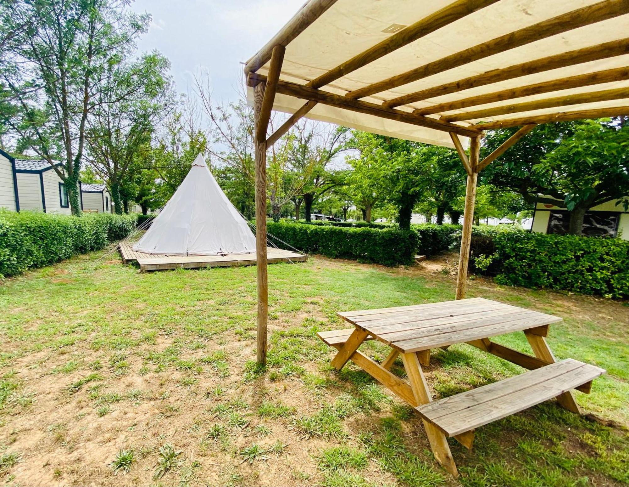 ז'יניאק Camping Paradis Family Les Rives De L'Herault מראה חיצוני תמונה